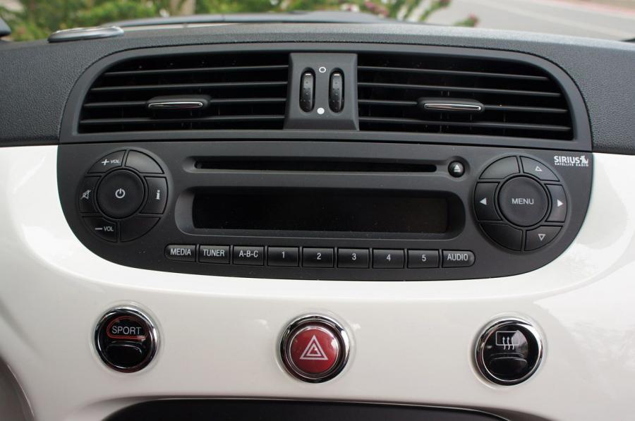  Fiat 500 Abarth 2012 года  (фото 17 из 121)